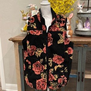 NWT Floral Print Shearling Vest 1X